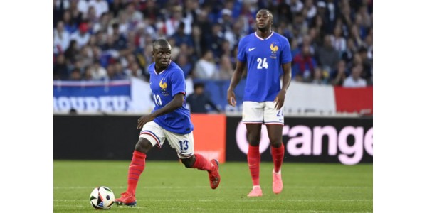 El mismo temperamento entre N'Golo Kanté y Eduardo Camavinga